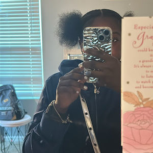 Meet your Posher, Kaleigh